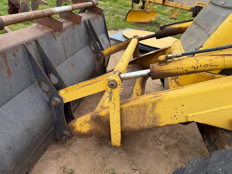 new-holland-lb75b-image-46