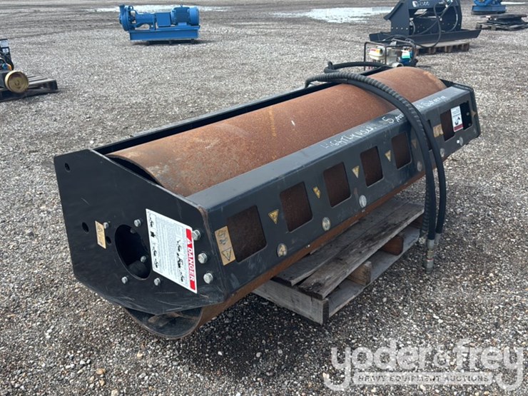 unused-agt-vibratory-roller-to-suit-skidsteer-image-7