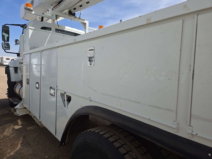 2011-international-workstar-7400-image-8