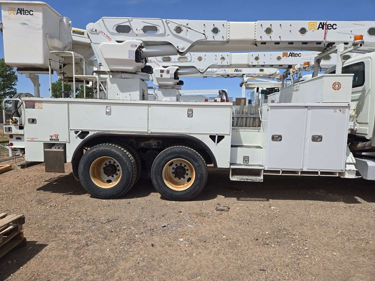 2011-international-workstar-7400-image-3