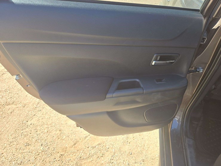 2017-mitsubishi-outlander-image-9