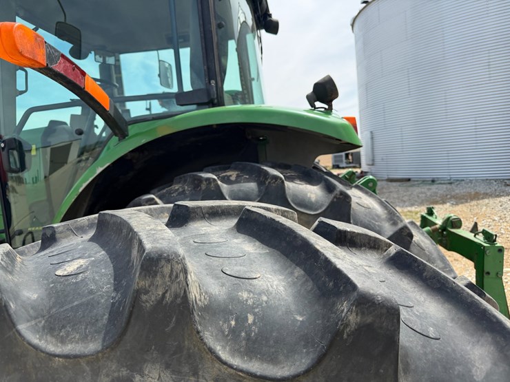 2004-john-deere-8230-image-6