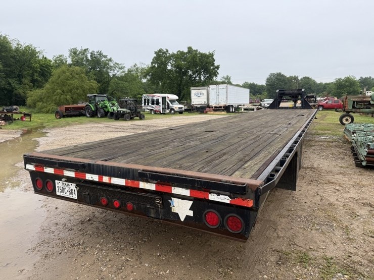 pj-40ft-gooseneck-2012-image-4