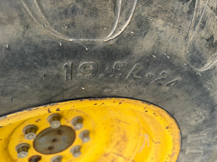 new-holland-lb75b-image-5