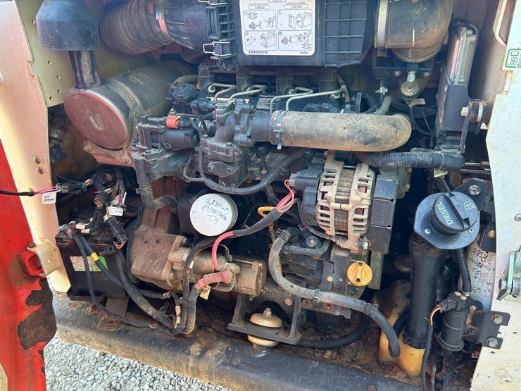 2021-bobcat-t550-image-16