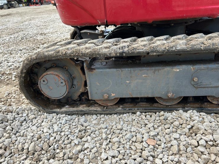 2022-takeuchi-tb210r-image-11