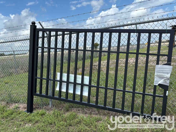 unused-20'-farm-steel-gate-image-3