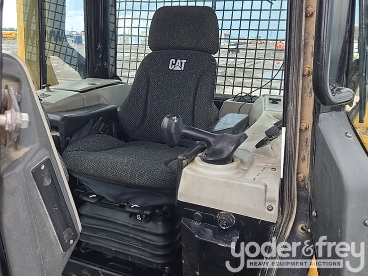 2016-caterpillar-d6n-image-68