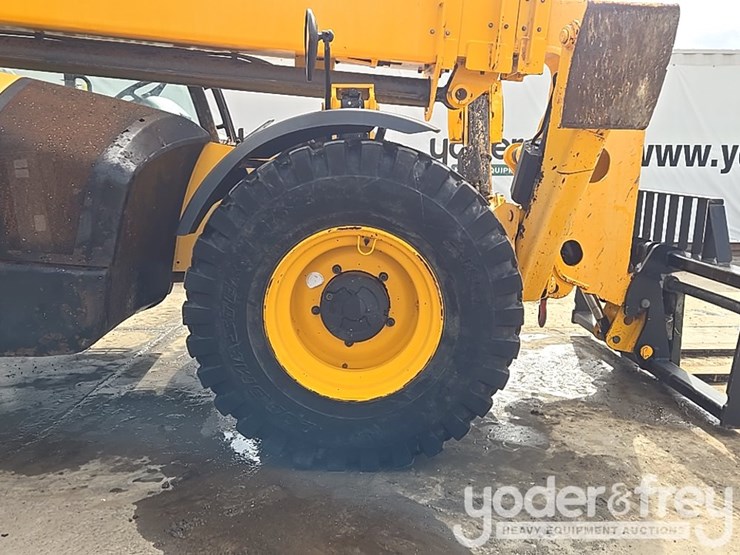 2017-jcb-510-56-image-17