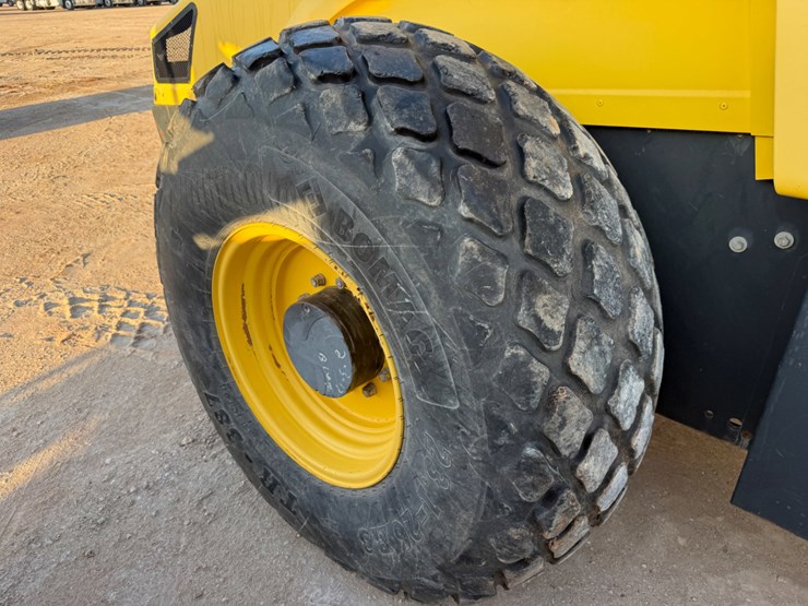 2014-bomag-bw211d-50-image-5