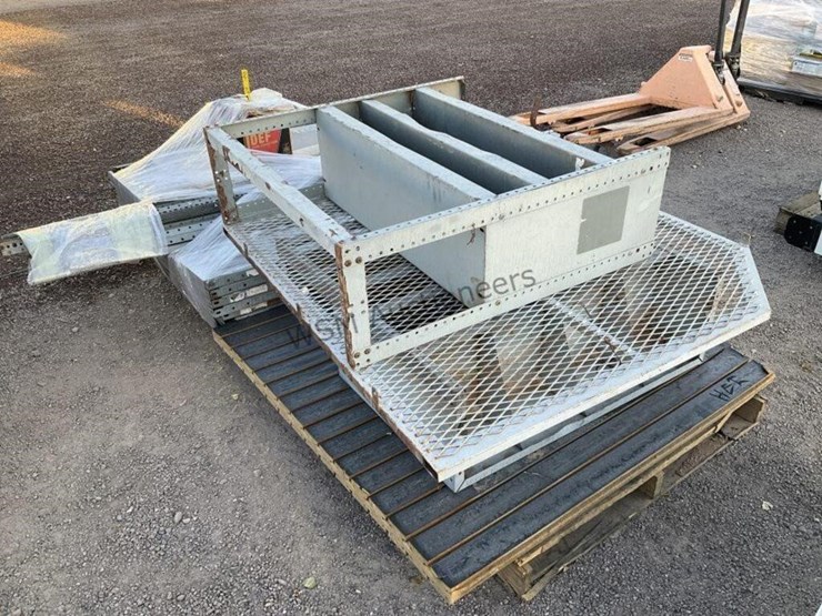 (2)-pallets-of-asst-steel-shelving-image-3