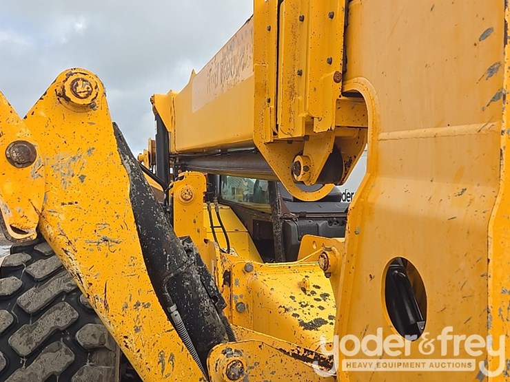 2017-jcb-510-56-image-31
