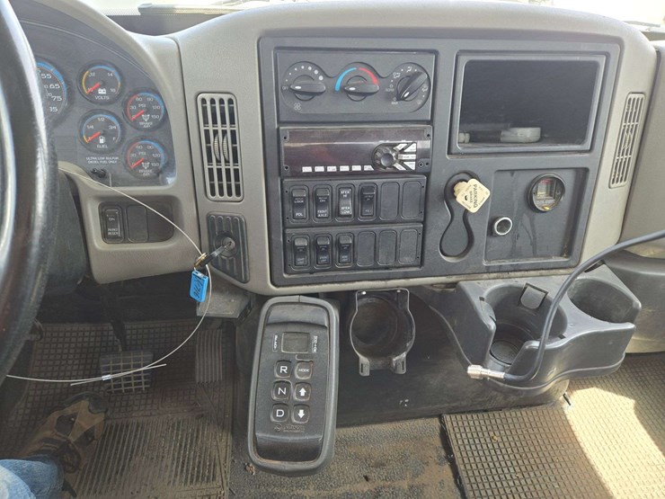 2011-international-workstar-7400-image-34