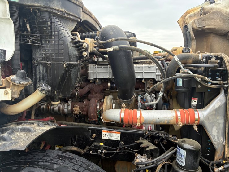 2019-freightliner-cascadia-125-image-9