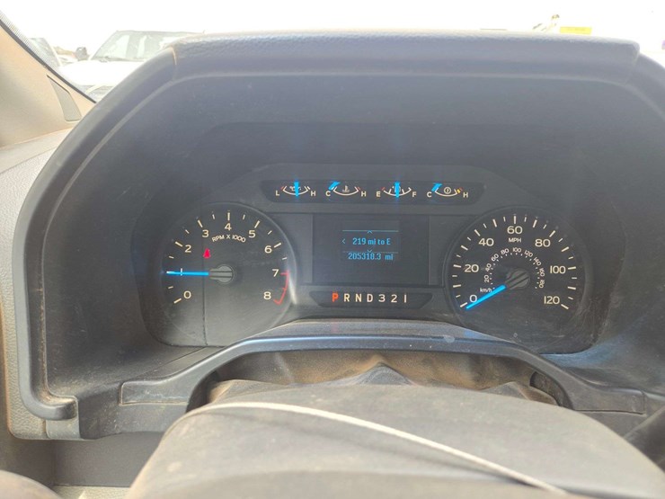 2016-ford-f150-xl-image-16