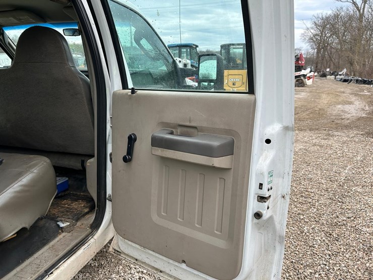 2008-ford-f350-image-13