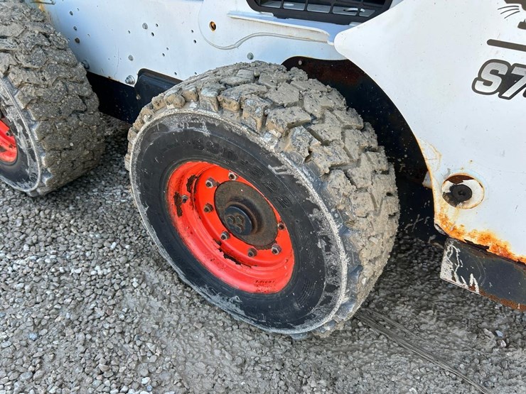 2019-bobcat-s740-image-15