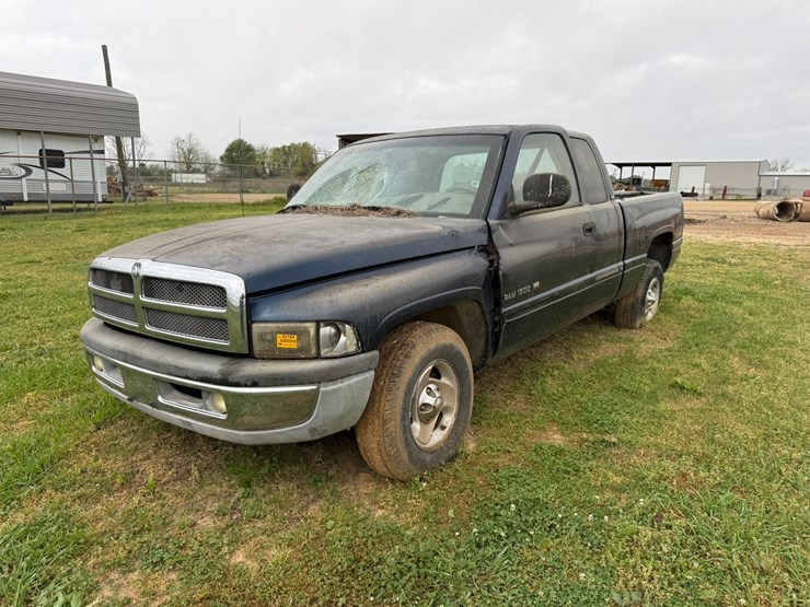 2000-dodge-1500-image-1