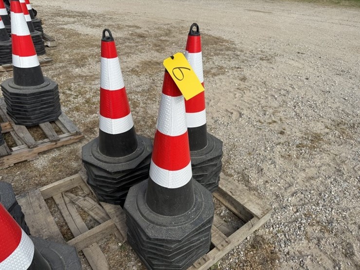 25-traffic-cones-image-1