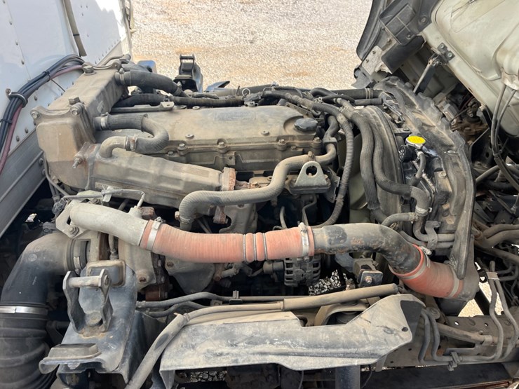 2020-isuzu-nrr-image-8