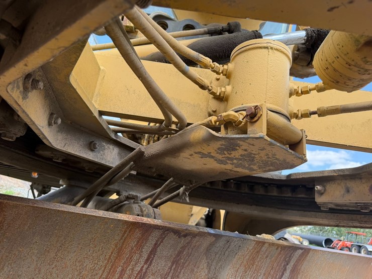 caterpillar-12h-image-48