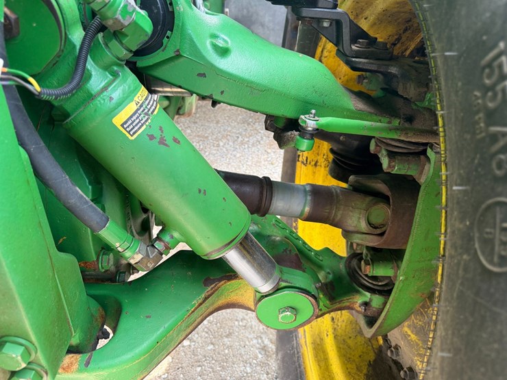 2013-john-deere-8335r-image-16