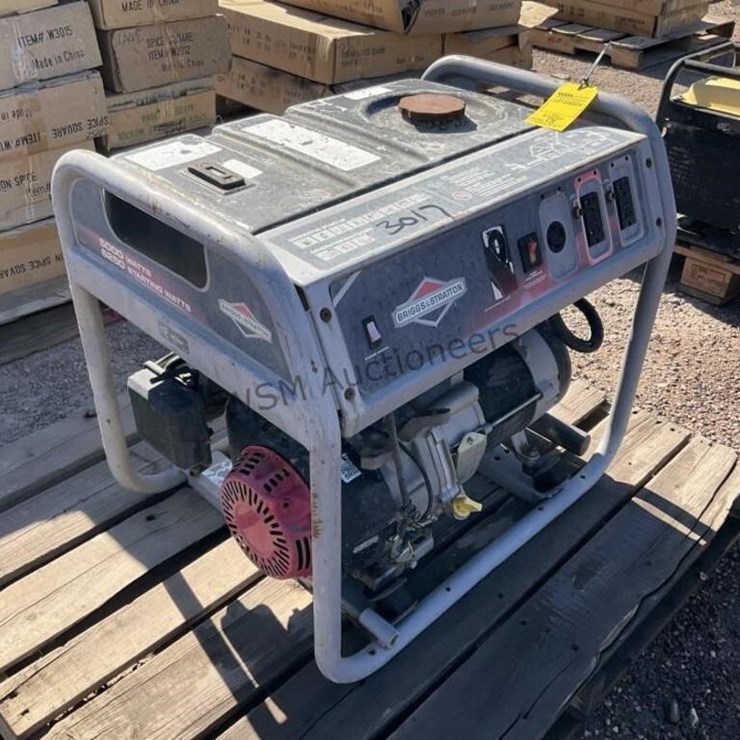 BRIGGS & STRATTON GENERATOR