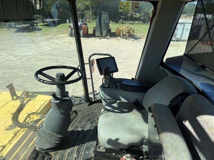 2015-new-holland-speedrower-260-image-25