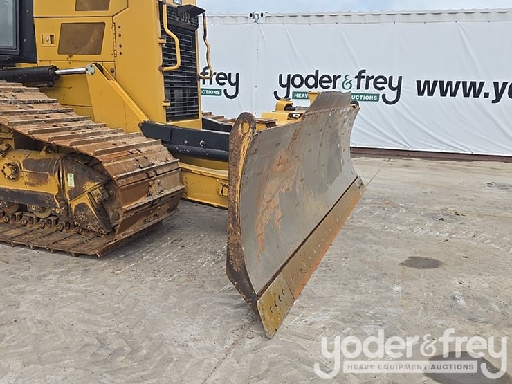 2016-caterpillar-d6n-image-24
