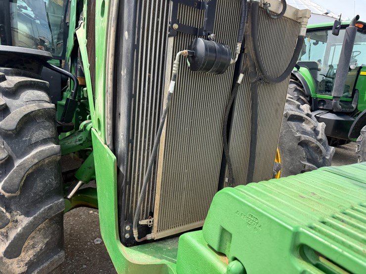 2013-john-deere-8335r-image-56