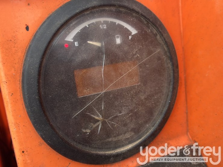 2013-sky-trak-8042-image-48