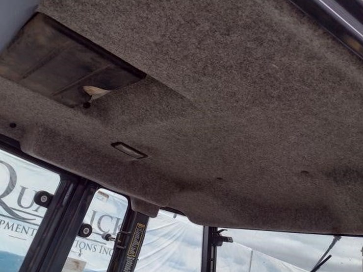 2020-deere-310l-image-10