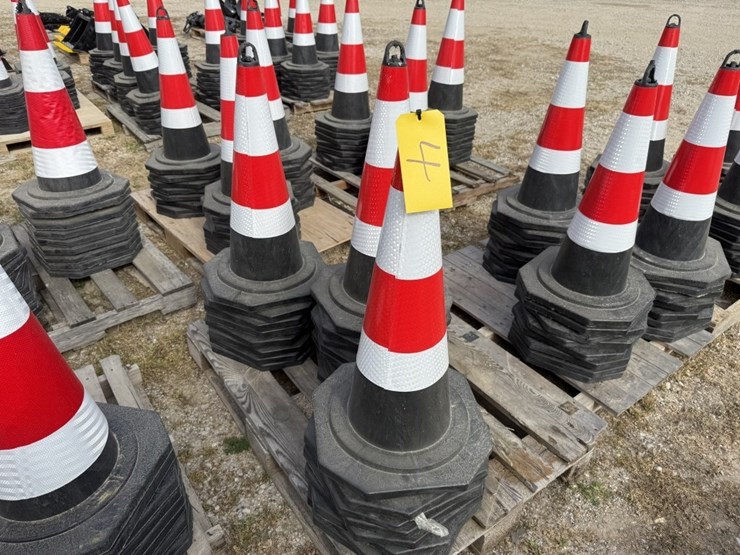 25-traffic-cones-image-1