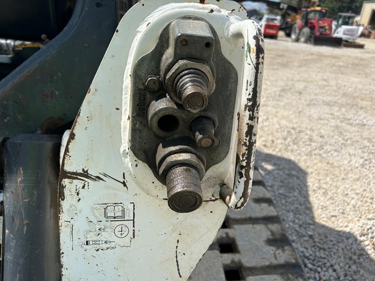 2015-bobcat-t650-image-11