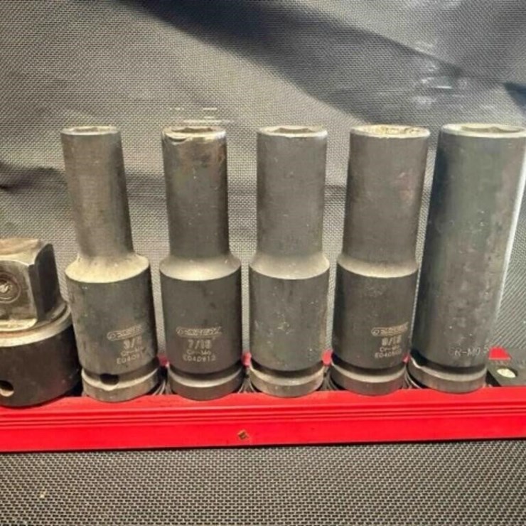 Expert deep impact sockets
