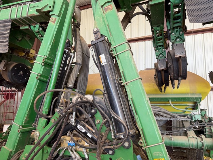 john-deere-1720-image-62