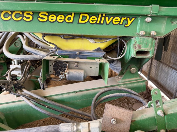 john-deere-1720-image-37