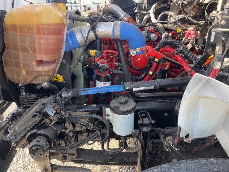 2019-international-durastar-4300-image-14