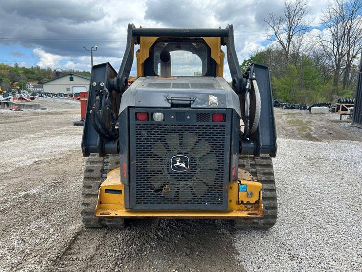 2021-deere-331g-image-3