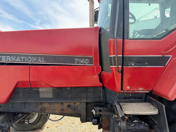 1989-case-ih-7140-image-25
