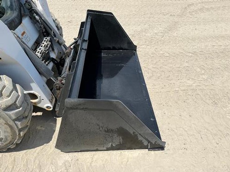 wildcat-74"-skid-steer-snow/litter-bucket-image-4