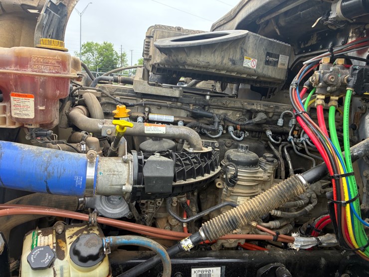 2019-freightliner-cascadia-125-image-7