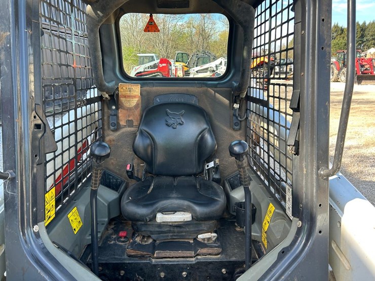 2021-bobcat-t550-image-12