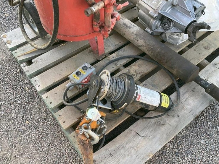 pallet-of-misc-image-5