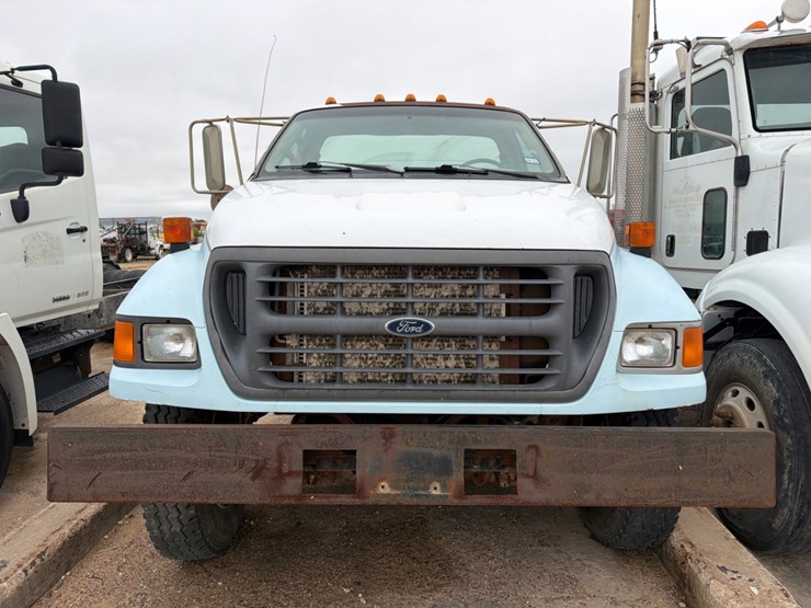 2003-ford-f750-image-2