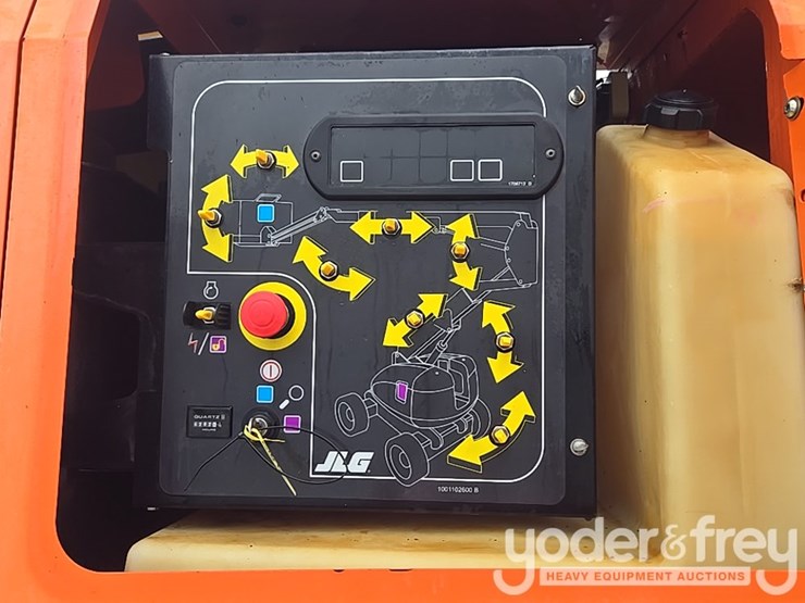 2016-jlg-800aj-image-54