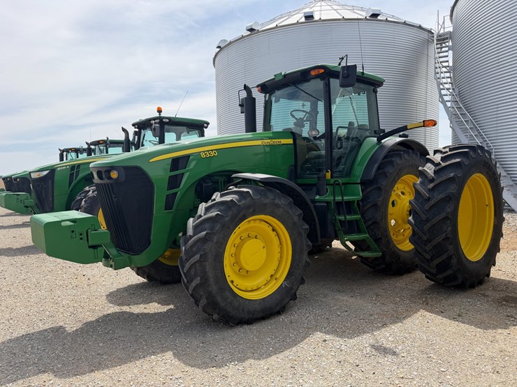 2006-john-deere-8330-image-1