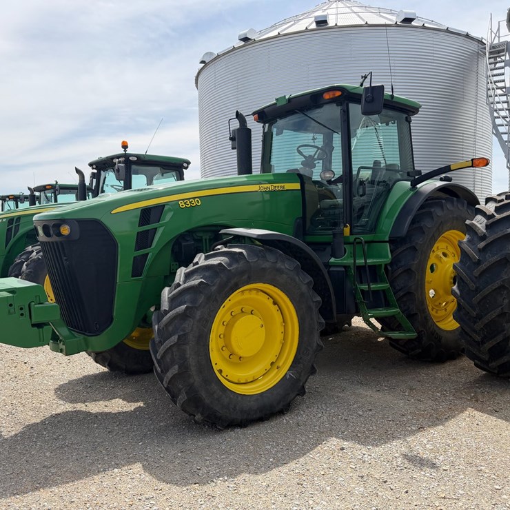 2006 JOHN DEERE 8330