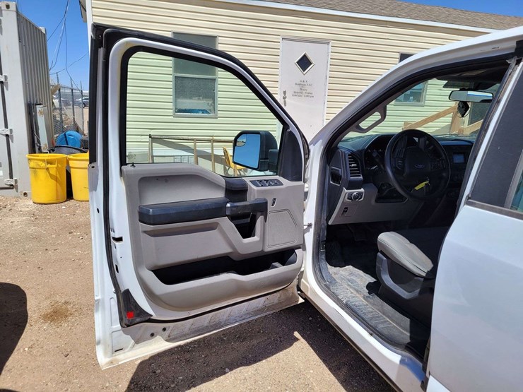 2019-ford-f150-xl-image-12
