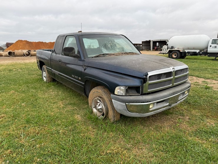 2000-dodge-1500-image-2